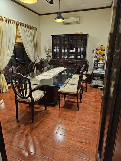 1 kanal House available for Rent