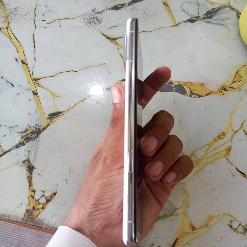 Google Pixel 7 Pro white  3