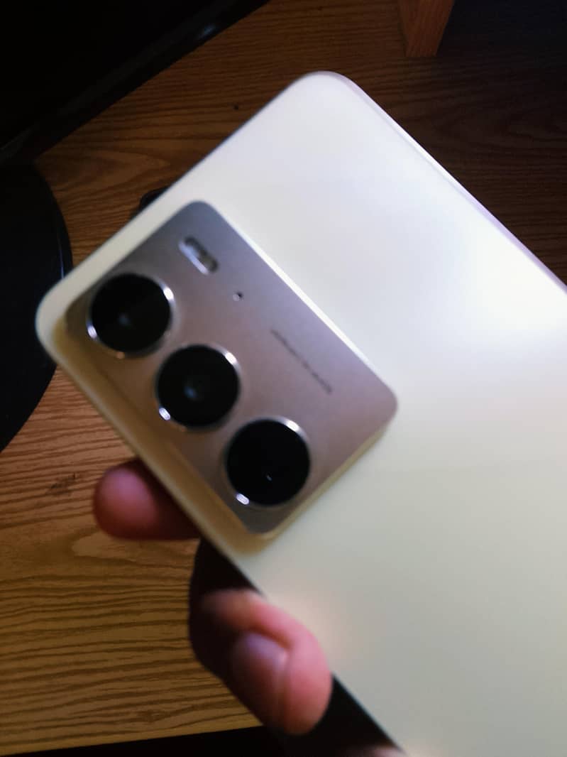 Realme C75 4
