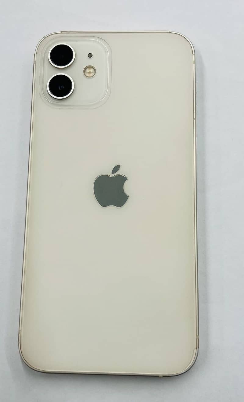 Apple iPhone 12 4