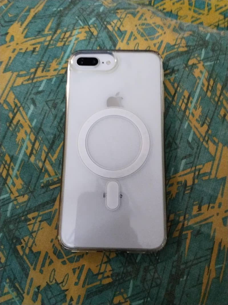 Apple iPhone 8 Plus 0
