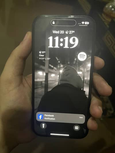 Iphone 15 10/10 with complete box