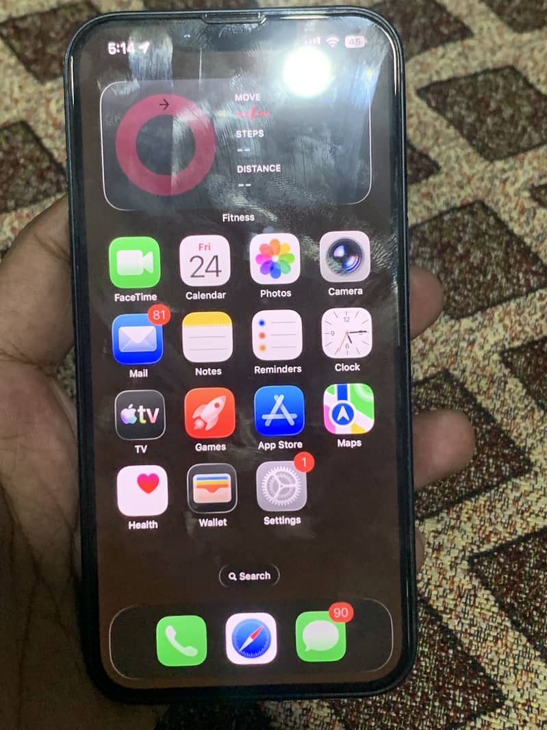 Apple iPhone 13 4