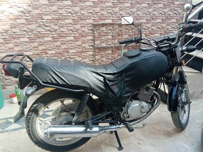 Suzuki GS 150 2021