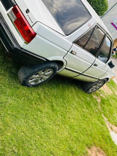 Nissan Sunny 1988
