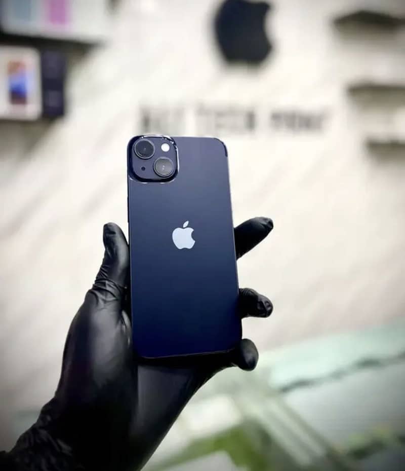 iPhone 13 3