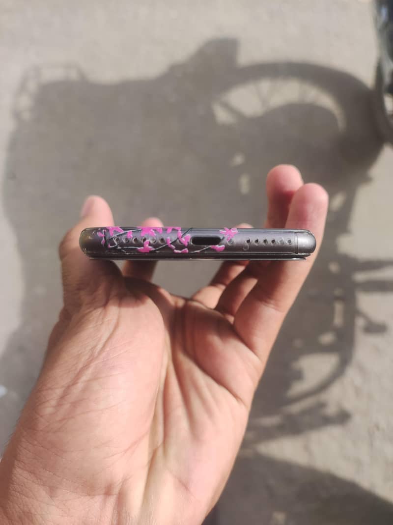 Apple iPhone 8 1