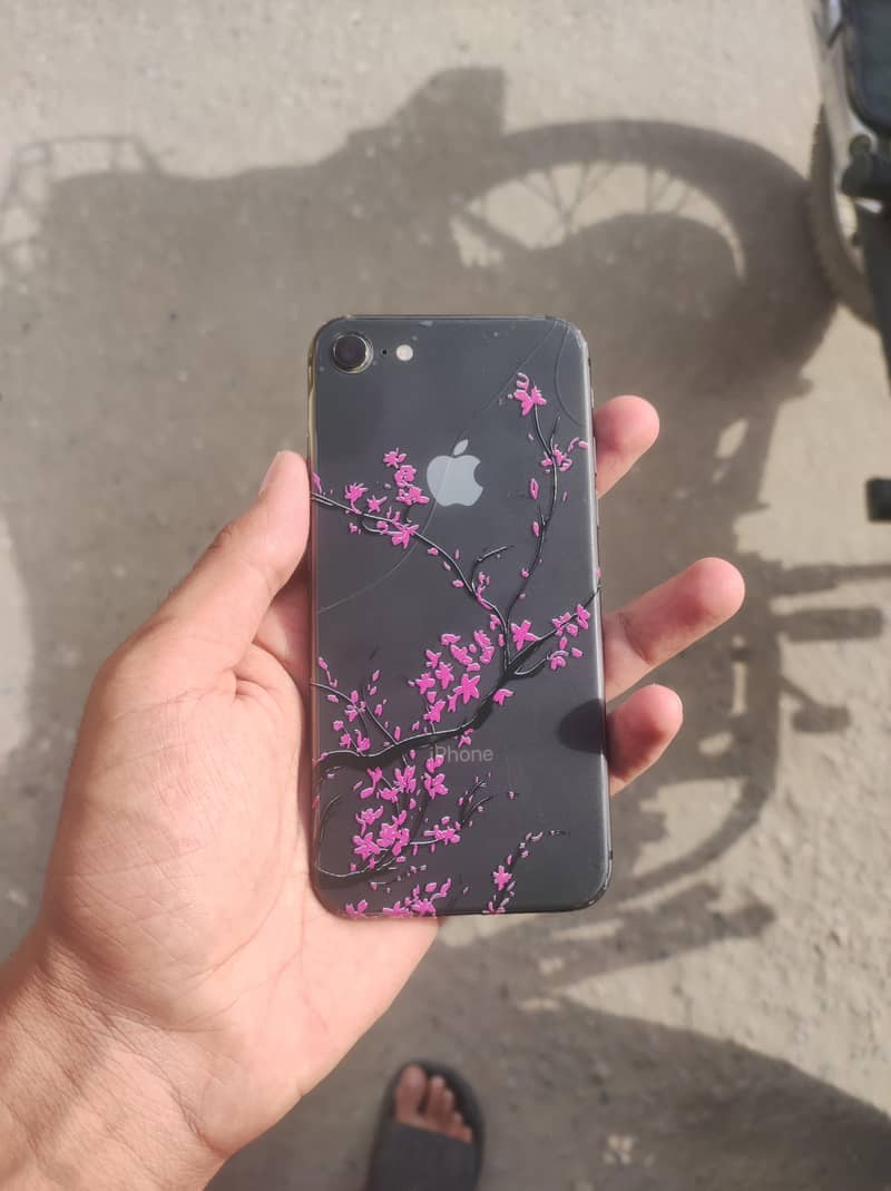 Apple iPhone 8 3