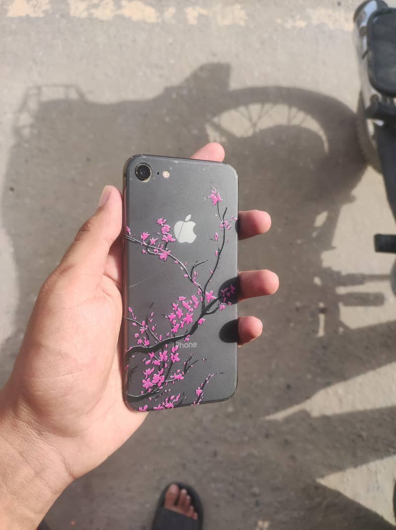 Apple iPhone 8 4