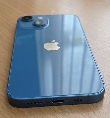 Apple iPhone 13 2