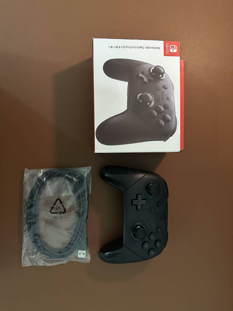 Nintendo Switch Pro controller (New) 0