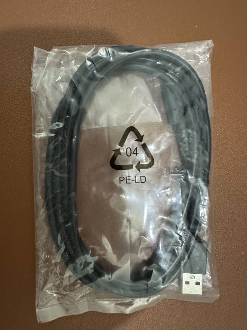 Nintendo Switch Pro controller (New) 3