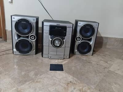 Original Sony Sound system and speakers are for sale