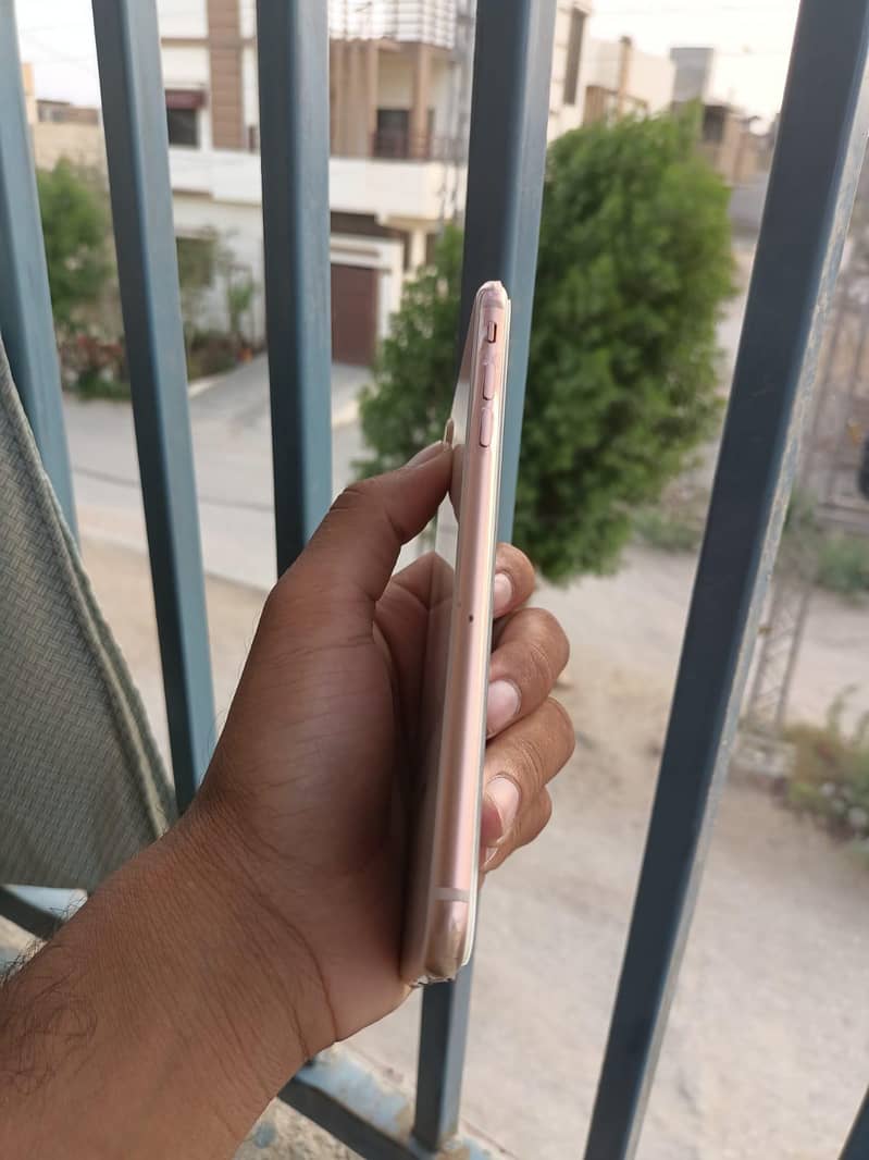 Apple iPhone 8 Plus 5