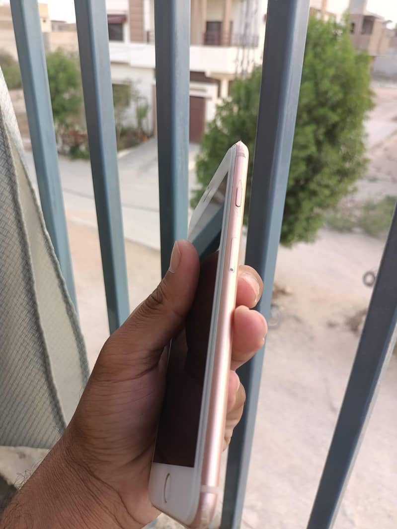 Apple iPhone 8 Plus 6