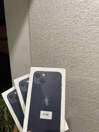 Iphone 13 (box packed)