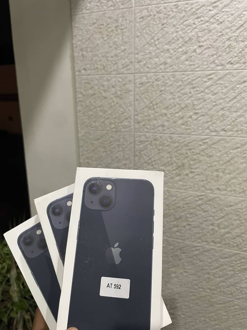 Iphone 13 (box packed) 0
