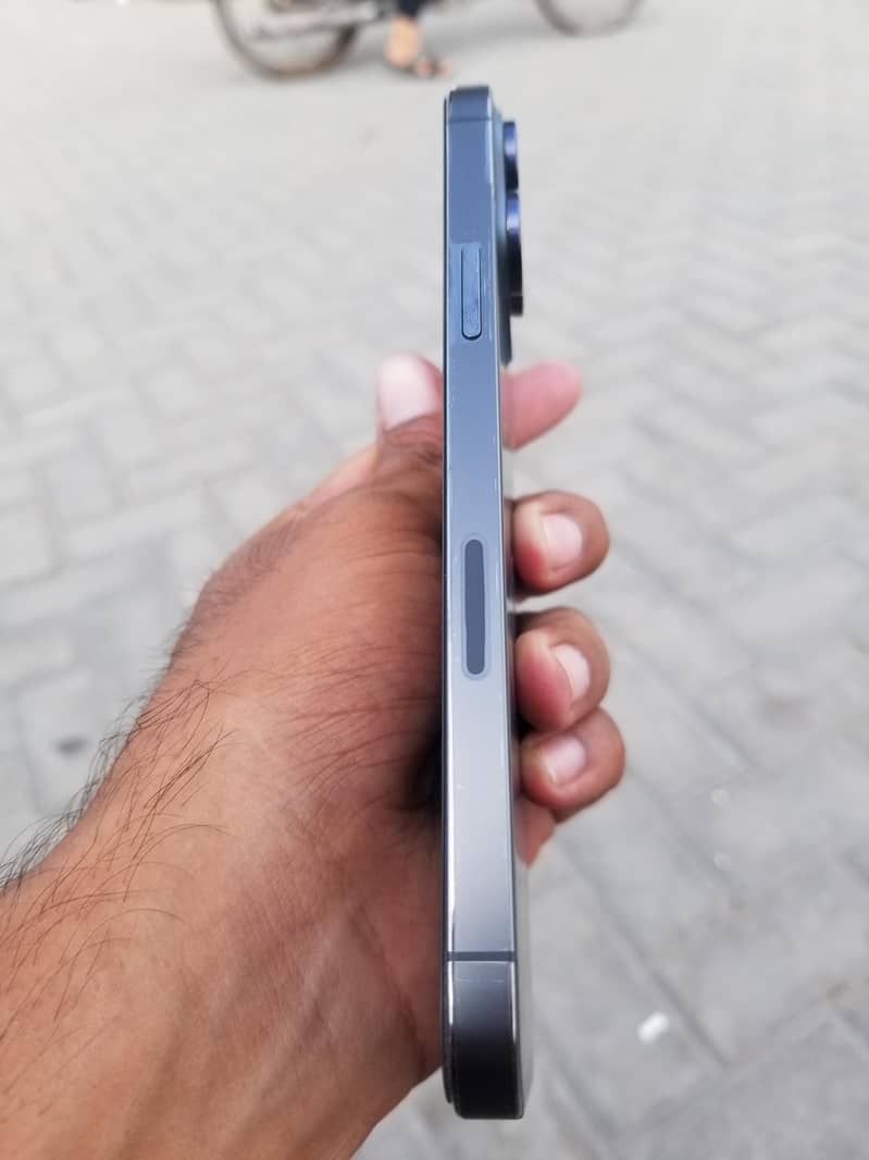 Apple iPhone 13 Pro Max 4