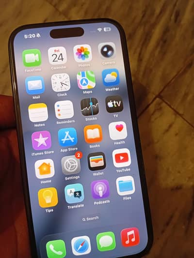 Apple iPhone 16