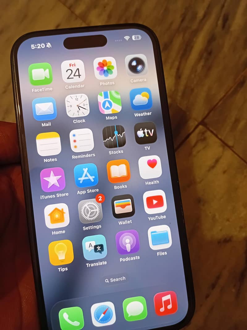 Apple iPhone 16 0