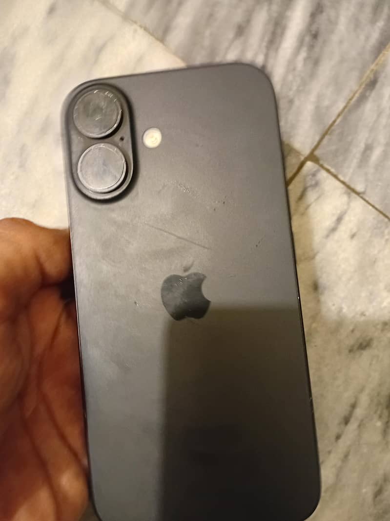 Apple iPhone 16 1
