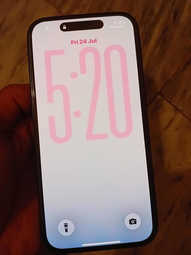 Apple iPhone 16 4