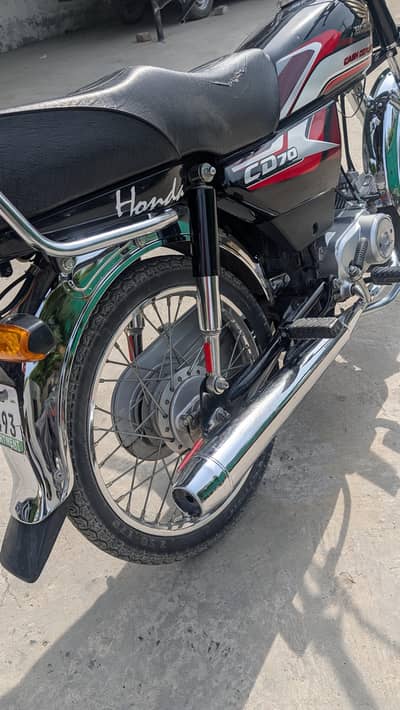 2025 model black bike totally genuine 03250331711