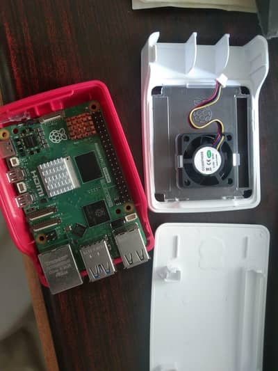 Raspberry pi 5 16GB uk model with casing and heat sink+ fan