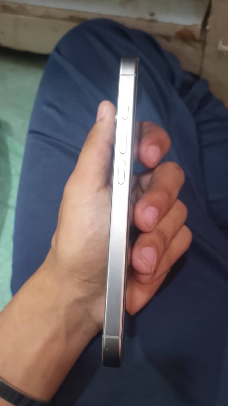 iphone 16 pro 3