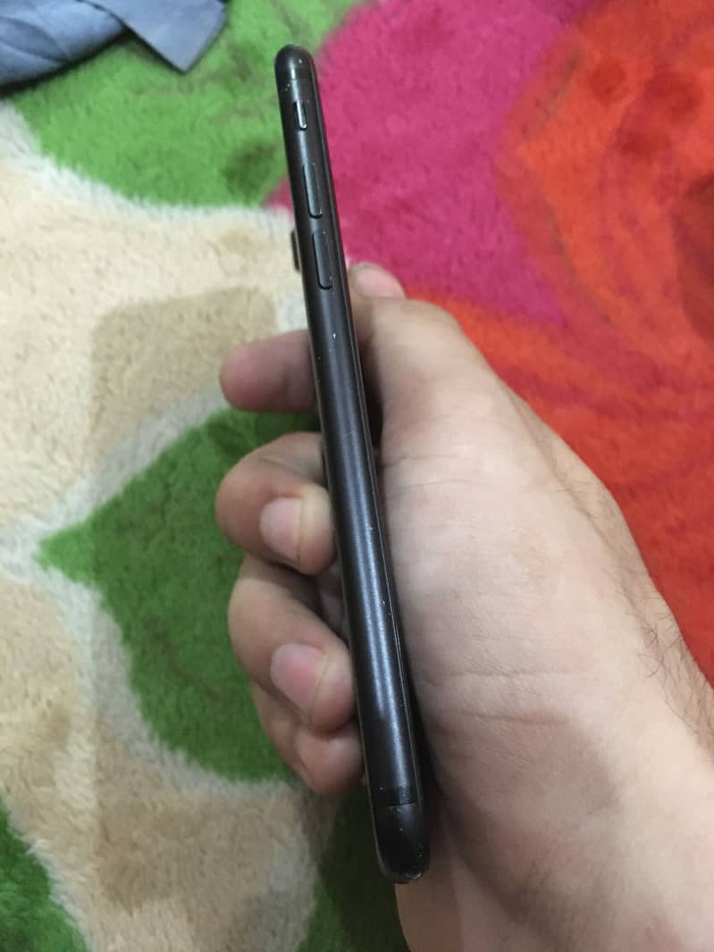 Apple iPhone 7 18