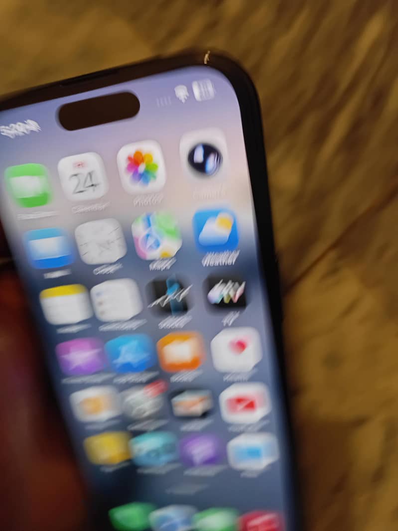 Apple iPhone 16 2