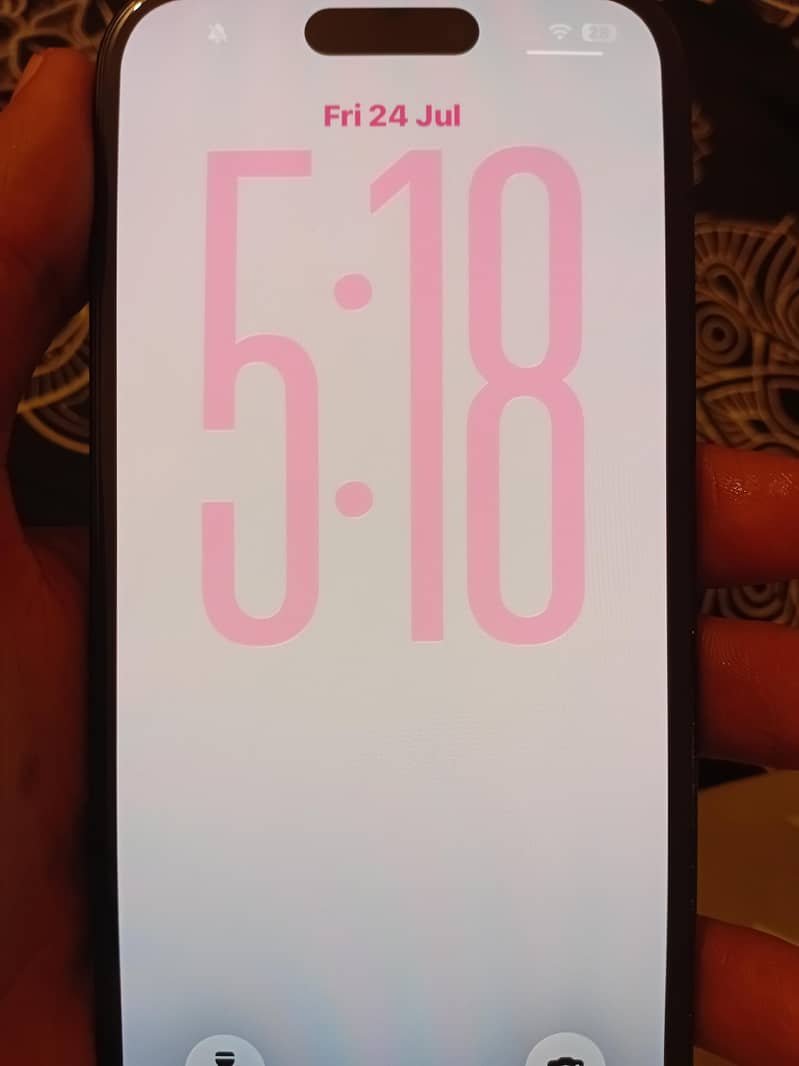 Apple iPhone 16 7