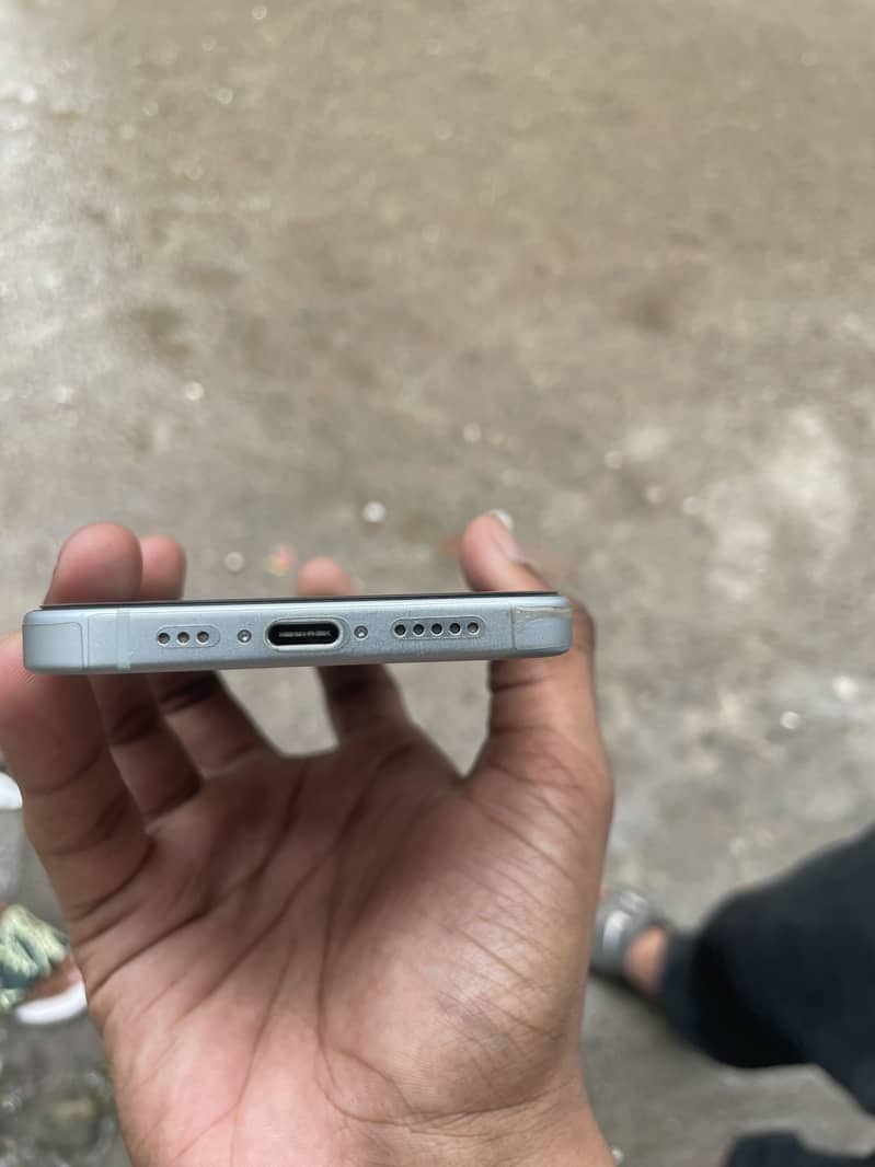Apple iPhone 15jv 4