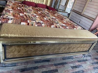 A Master size bed with two large side table with mirror, DressingTable