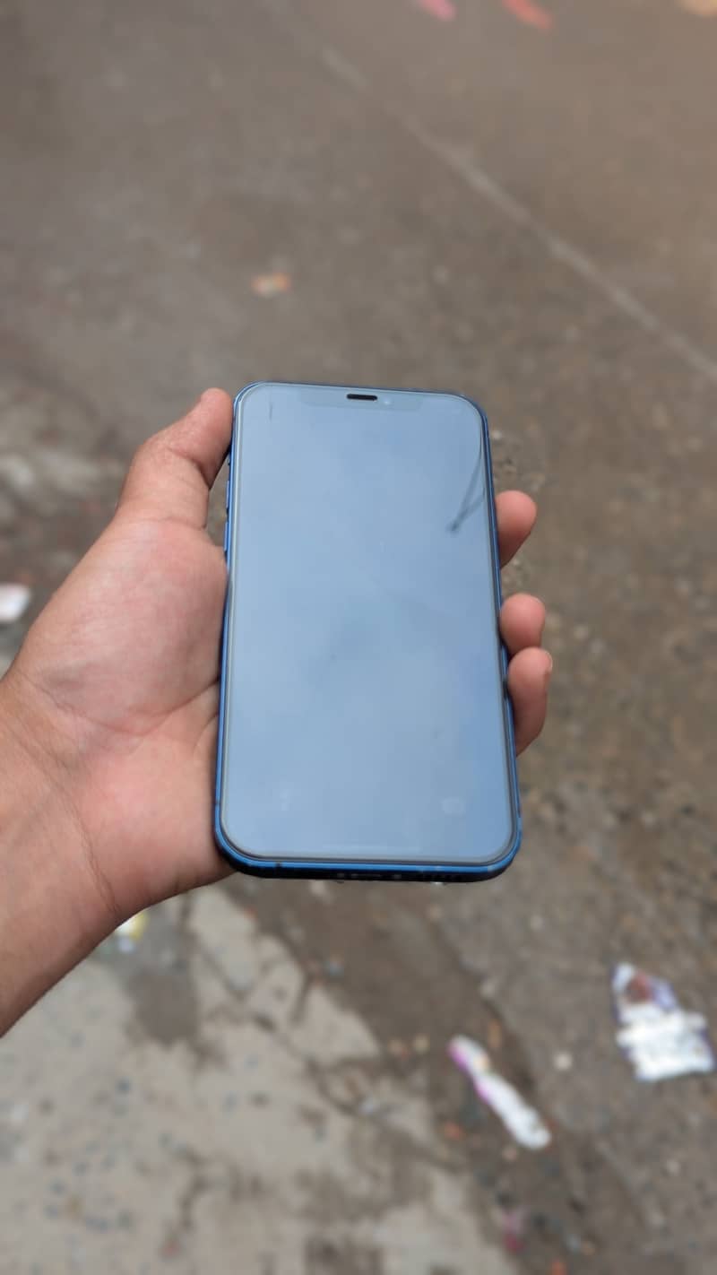 Apple iPhone 12 3