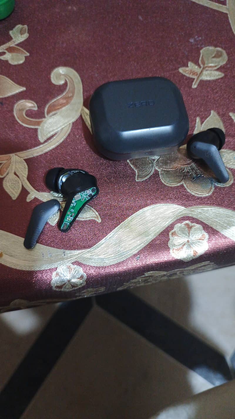 ZERO GRAVITY earbuds 2