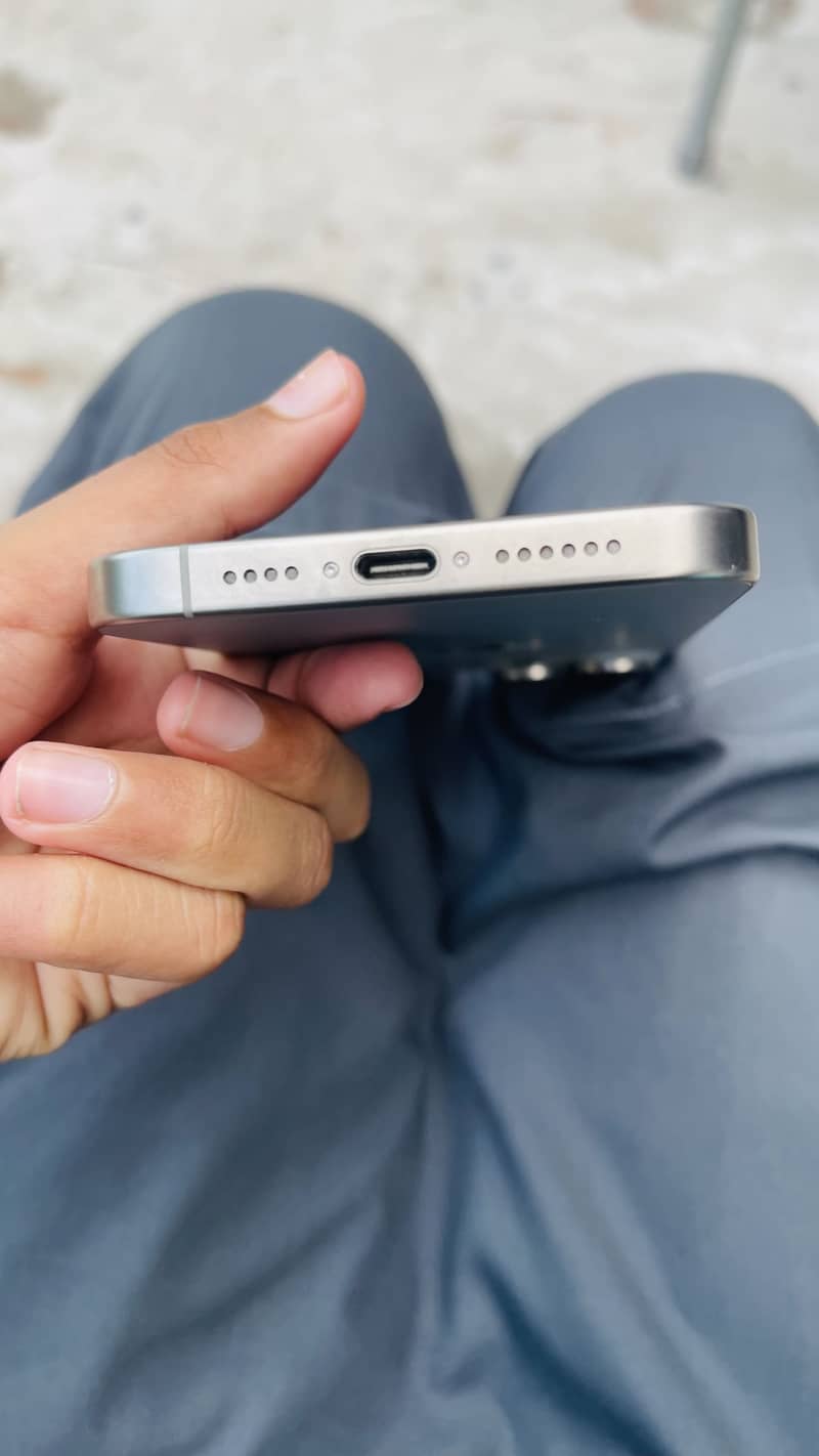 Apple iPhone 15 Pro Max 1