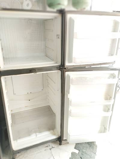 dowlance fridge urjent sale