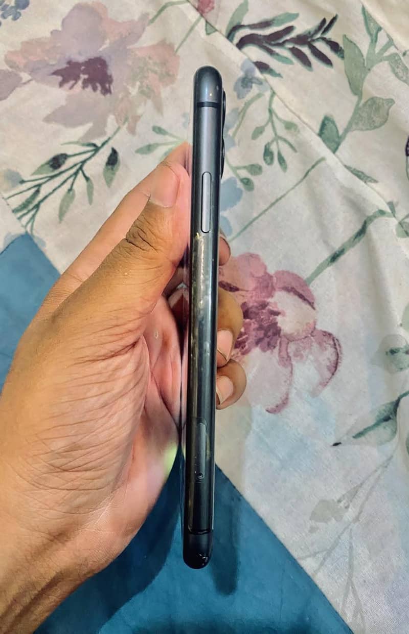 Apple iPhone 11 1