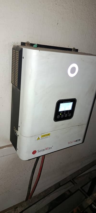 SolarMax 3KW MPPT Solar Inverter - 1 Year Used - Excellent Condition