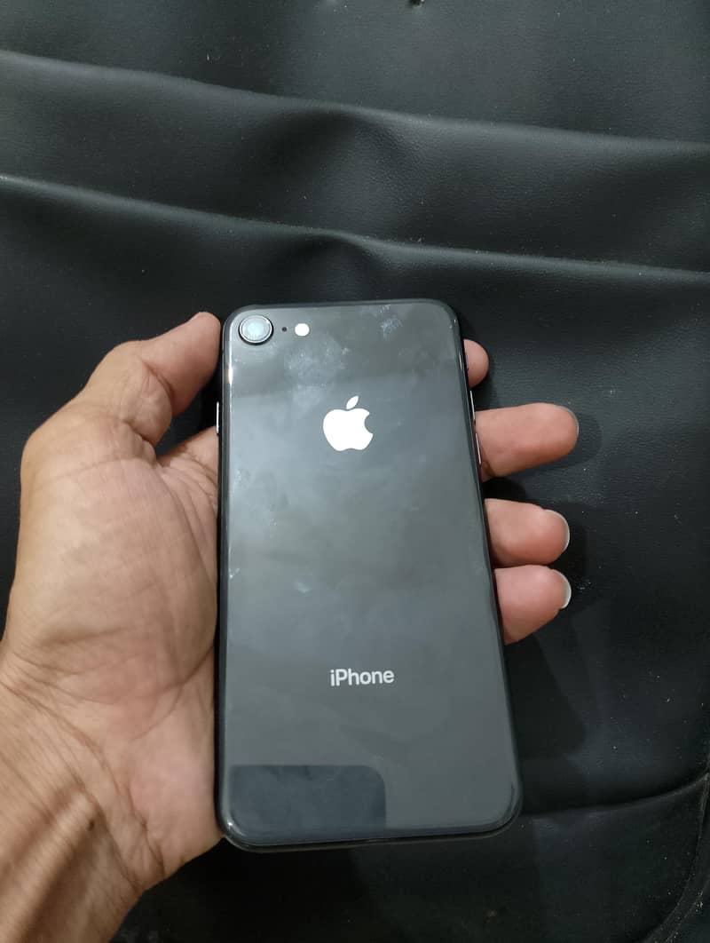 Apple iPhone 8 1