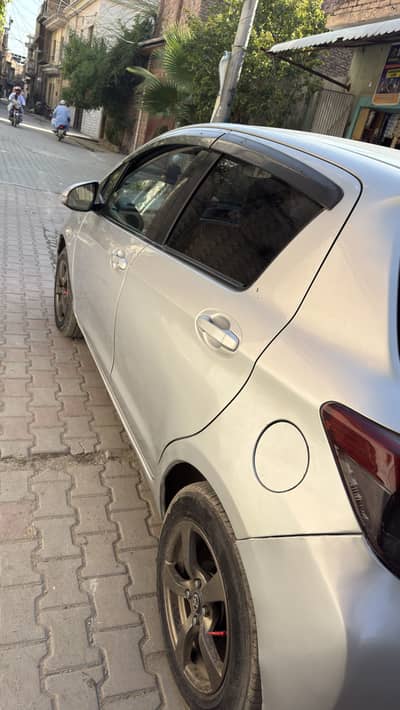 Toyota Vitz 2011
