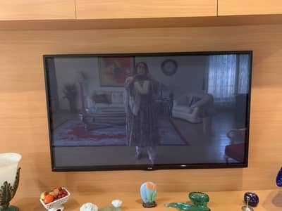 Excellent condition LG TV