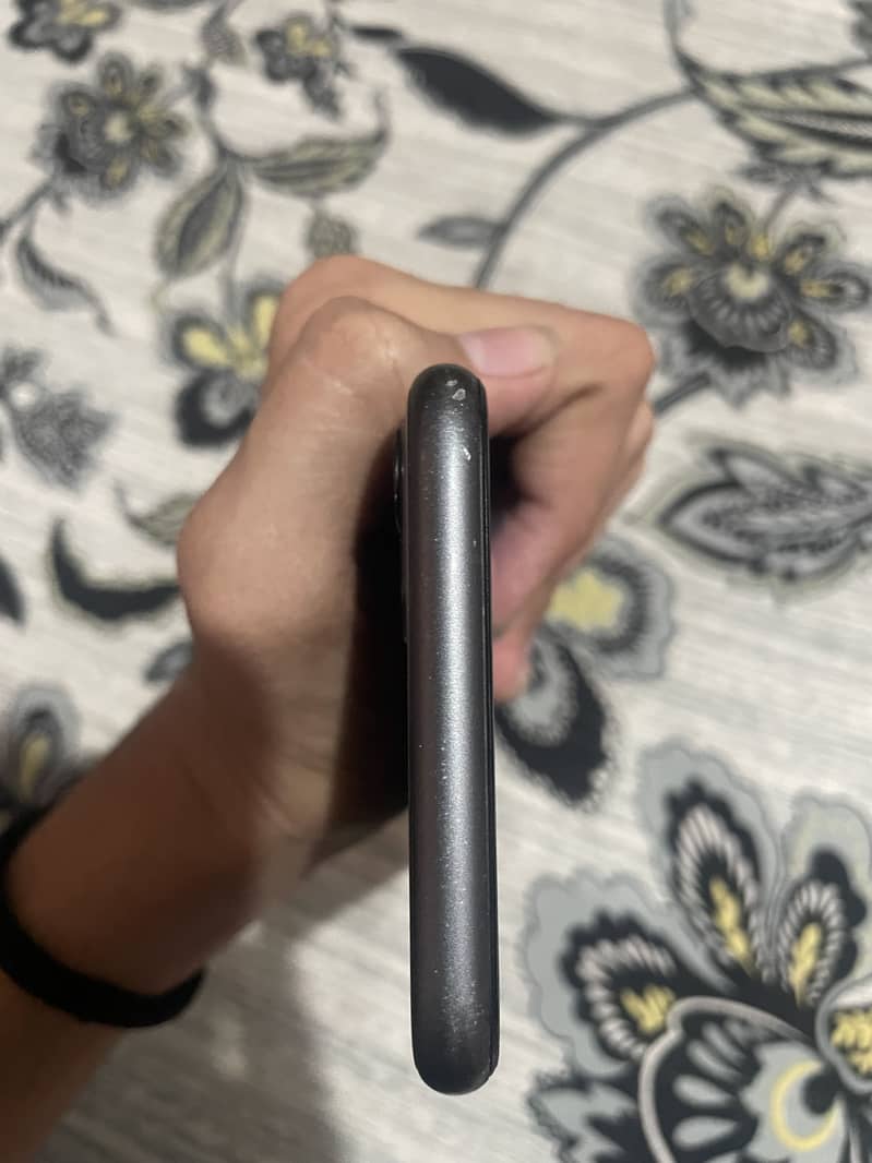 IPHONE 11 1