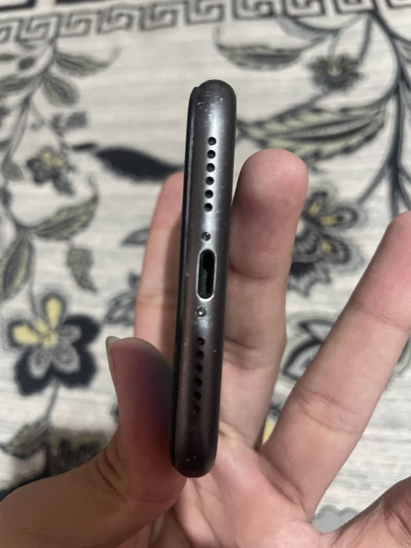 IPHONE 11 2