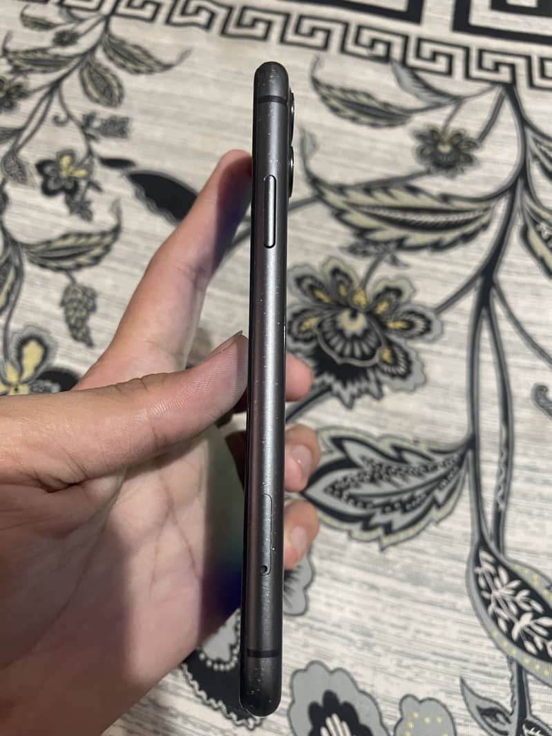IPHONE 11 3