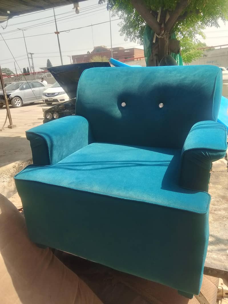 sofa set poshing available 2