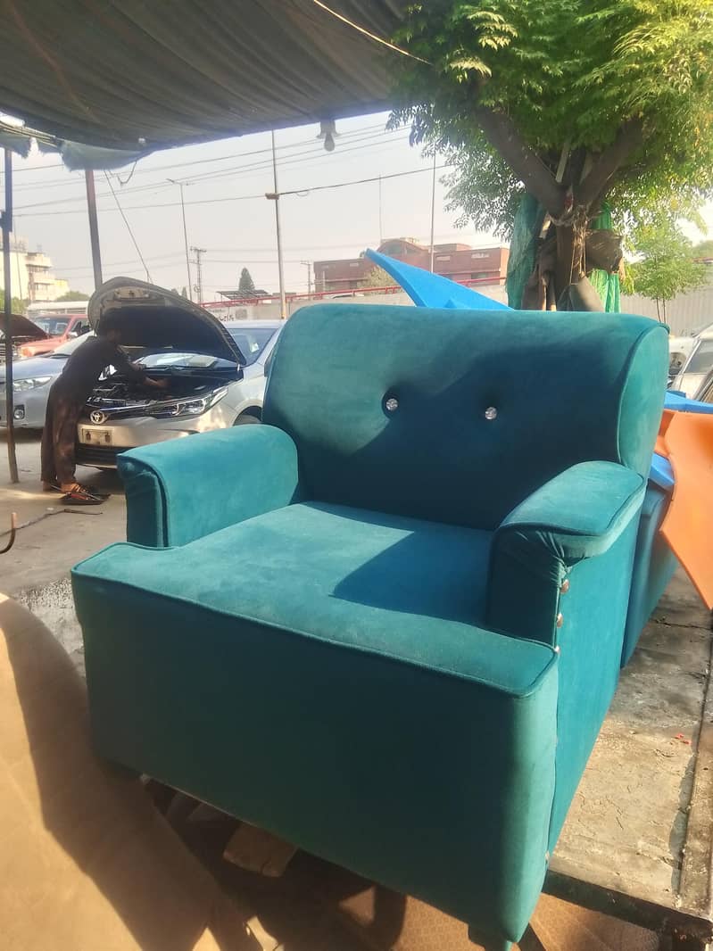 sofa set poshing available 4