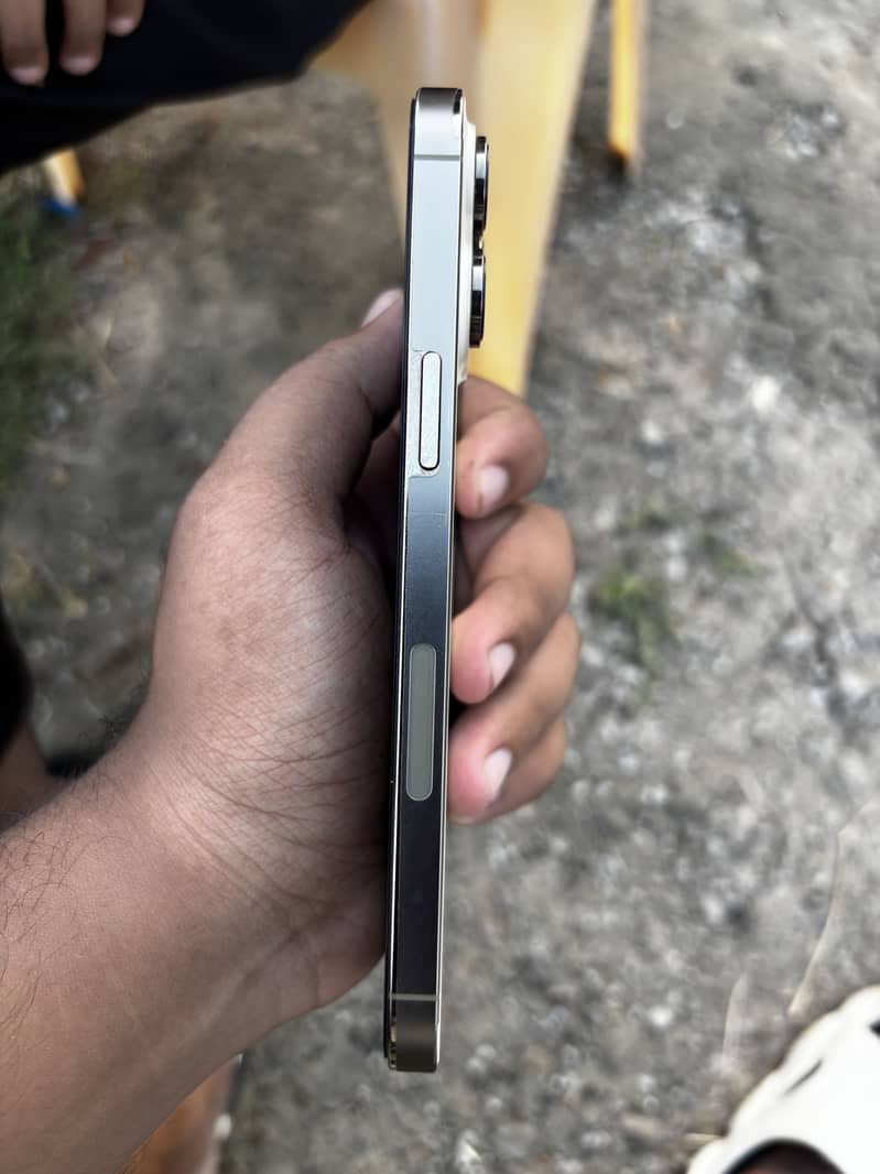 Iphone 14 pro max 1