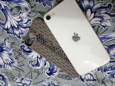 Iphone SE 2nd generation 10/9 condition. . PTA approved doual sim